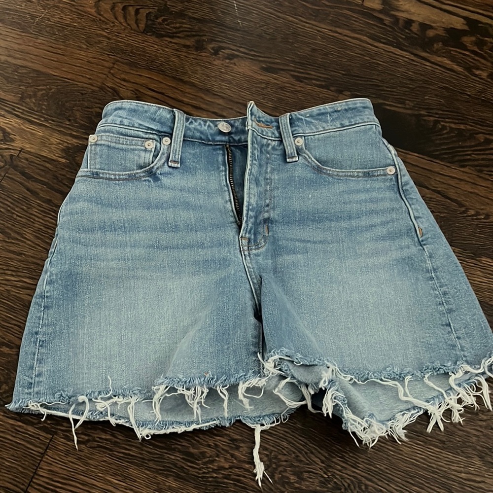 Curvy perfect jean shorts size 23